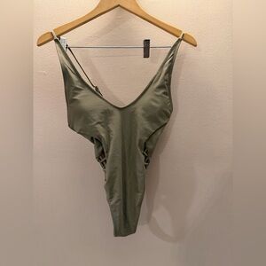 Olive Green Apparel new size medium Yira